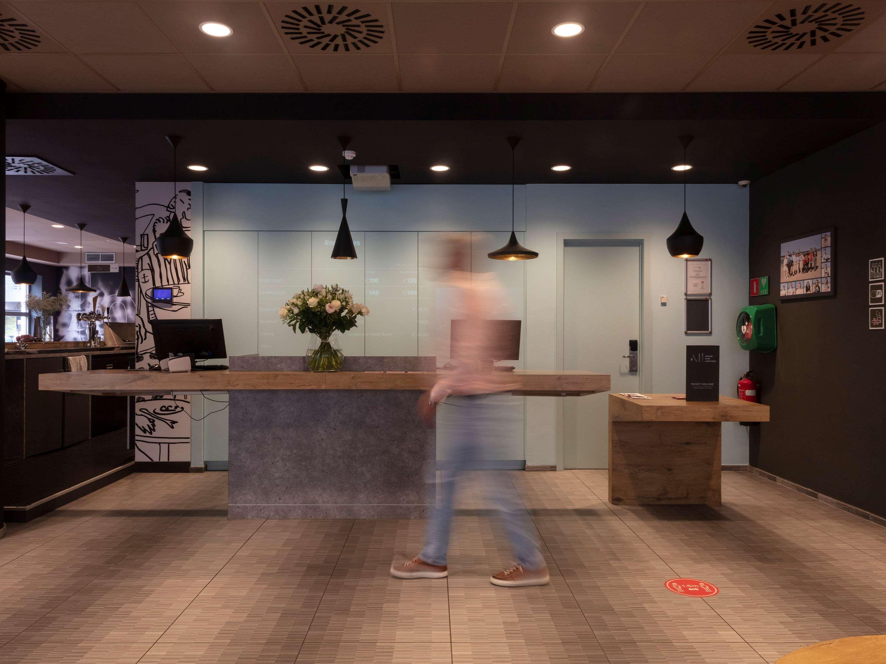 Hotel Ibis De Panne Esterno foto