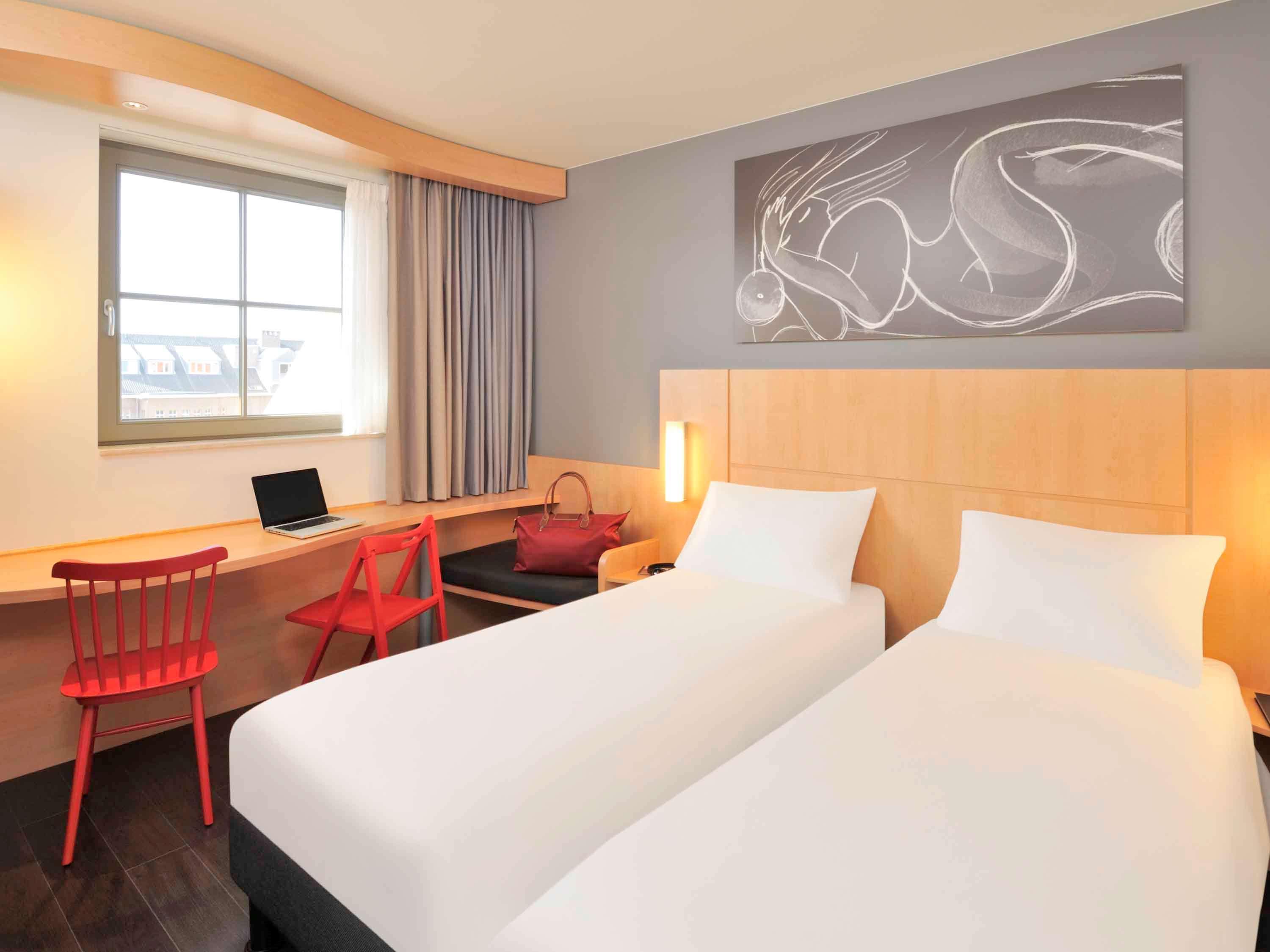 Hotel Ibis De Panne Esterno foto