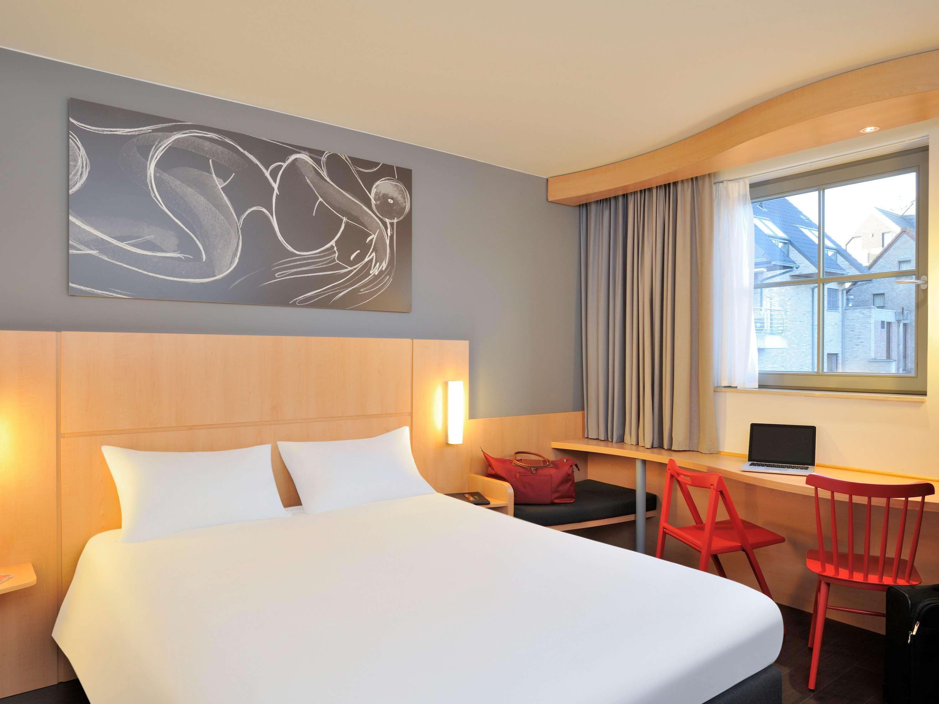 Hotel Ibis De Panne Esterno foto