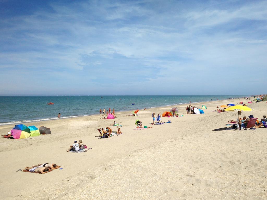 Hotel Ibis De Panne Esterno foto