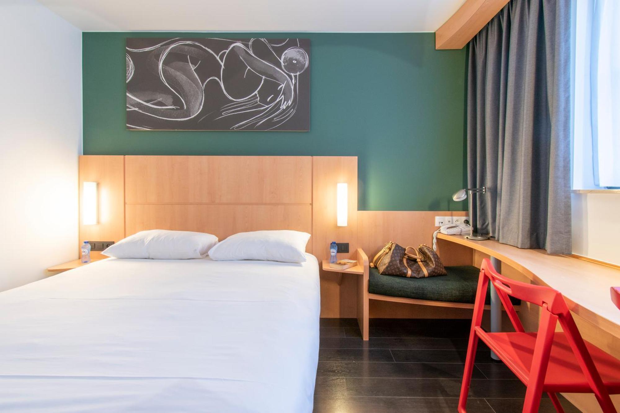 Hotel Ibis De Panne Esterno foto