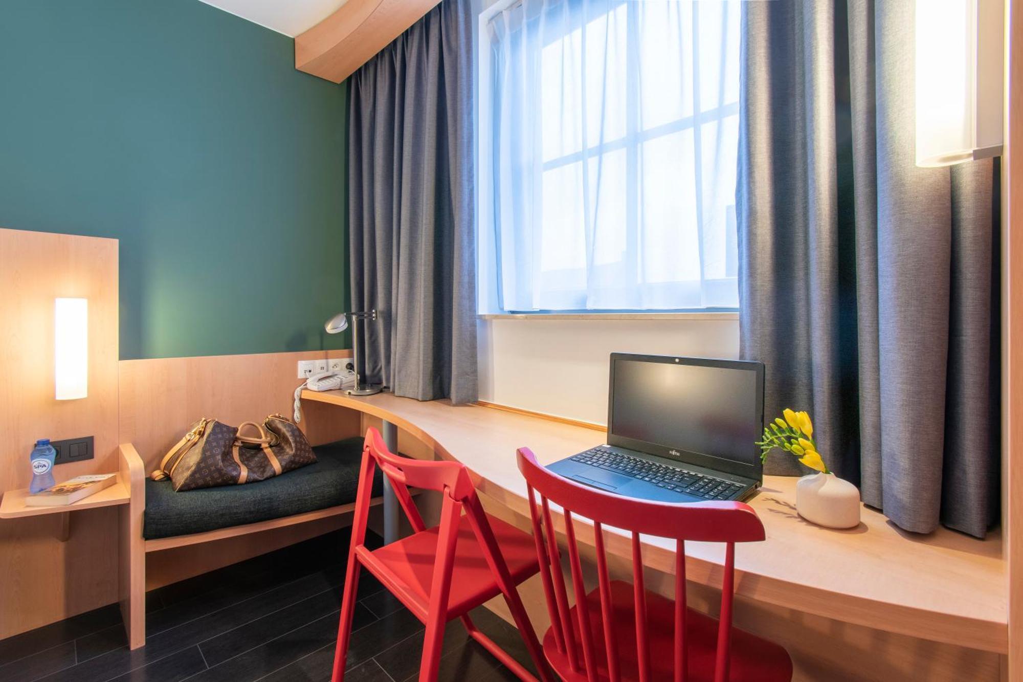 Hotel Ibis De Panne Esterno foto