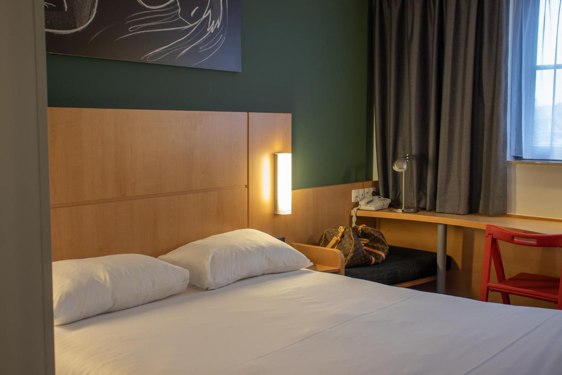 Hotel Ibis De Panne Esterno foto